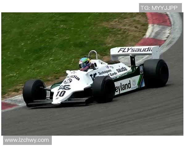 F1最新赛事焦点揭晓赛车手积分榜排名变化与冠军争夺走势解析